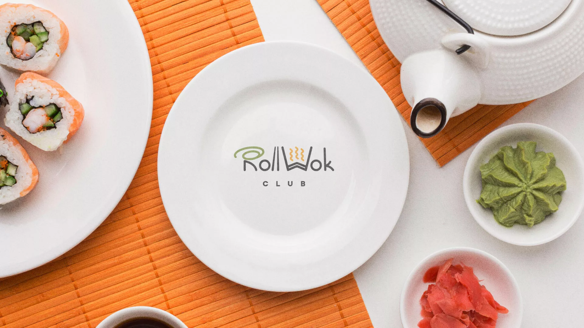 Разработка логотипа и фирменного стиля суши-бара «Roll Wok Club» в Малмыже